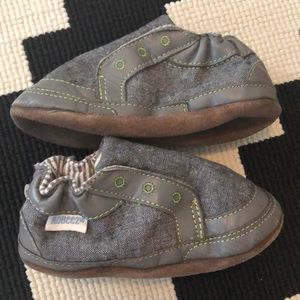 Robeez • grey • 12-18 months